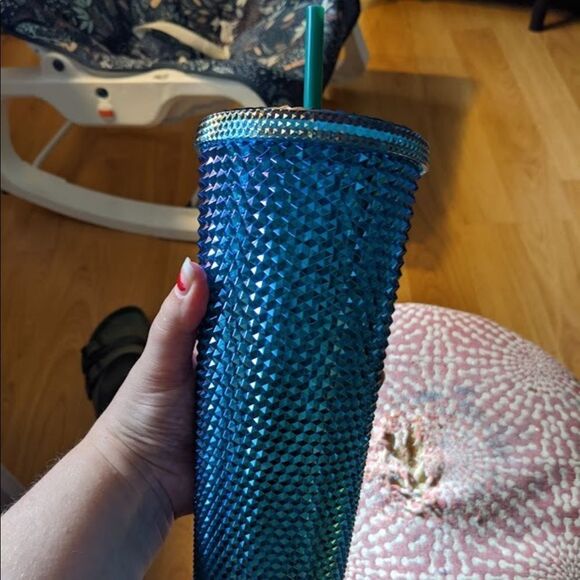 Studded Water Bottle Tumbler With lid And Non Slip Straw 24 ounces - Picture 2 of 3